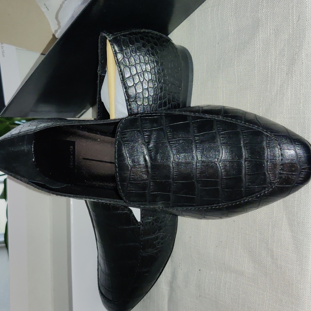 Dolce Vita Hiro croc embossed black flats size 9.5
